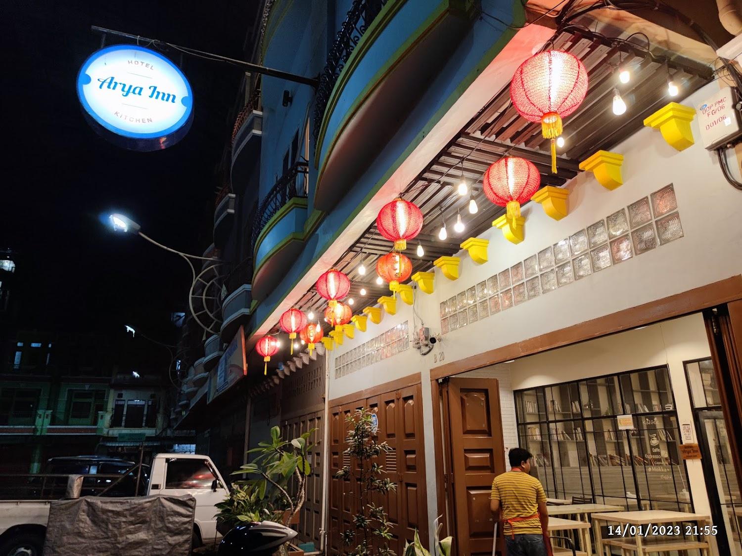 Cover Image for Arya Inn Hotel & Library Cafe