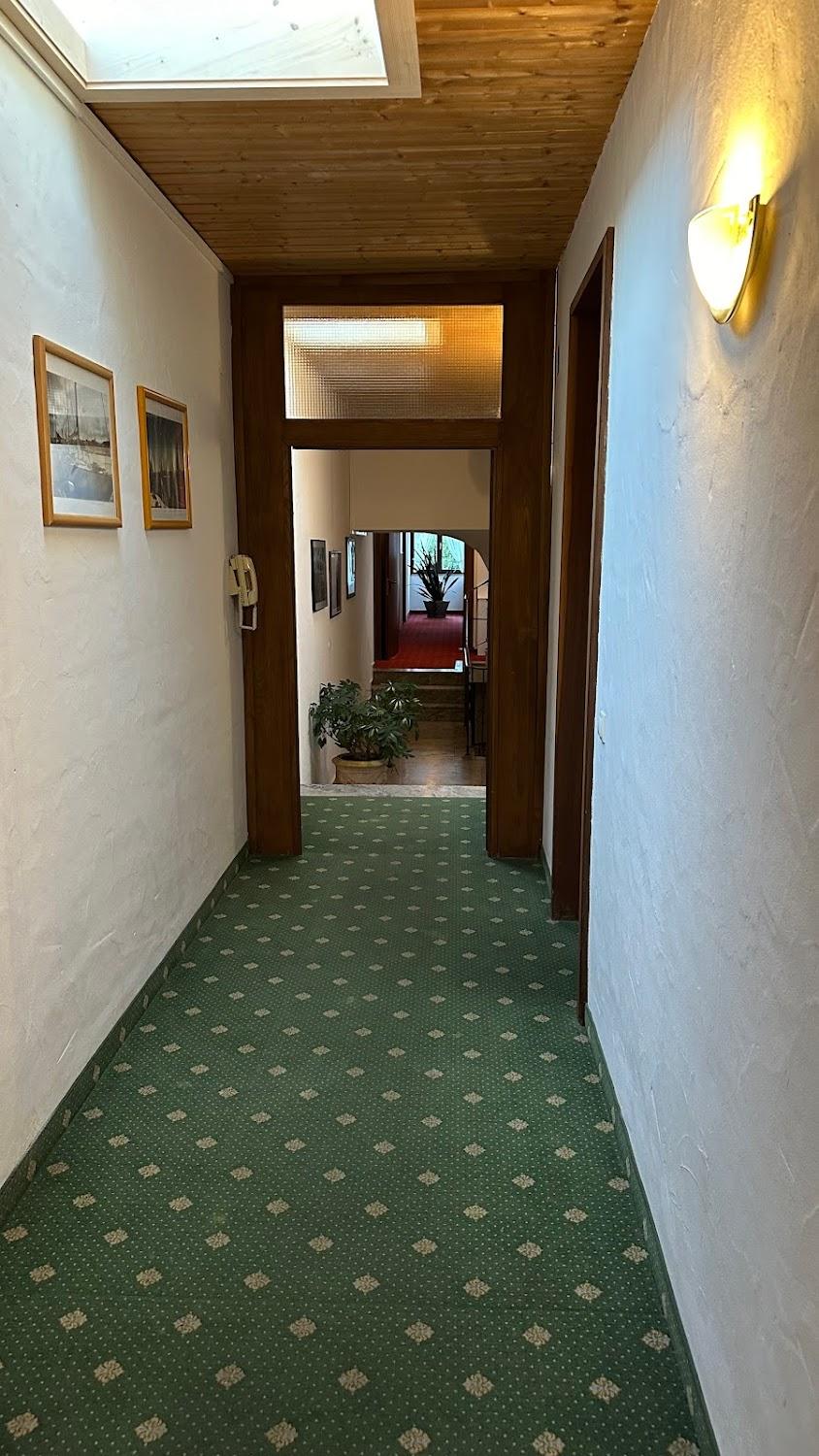 Cover Image for Hotel Alpenhof