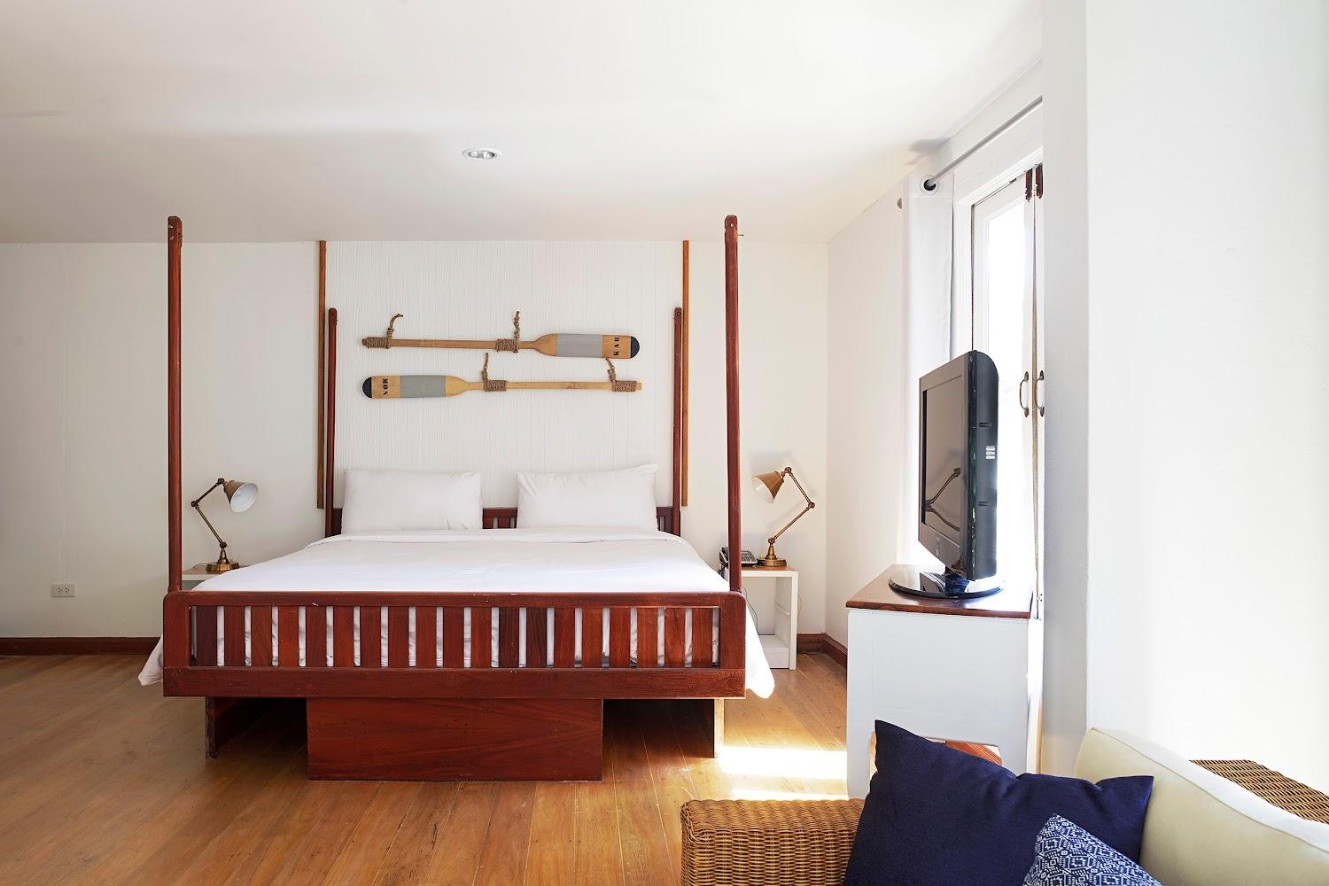 Cover Image for Malibu Resort
