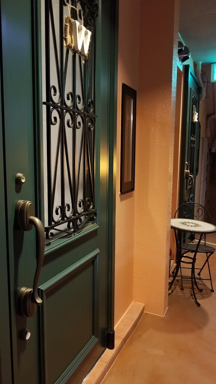 Cover Image for GUEST HOUSE ALO