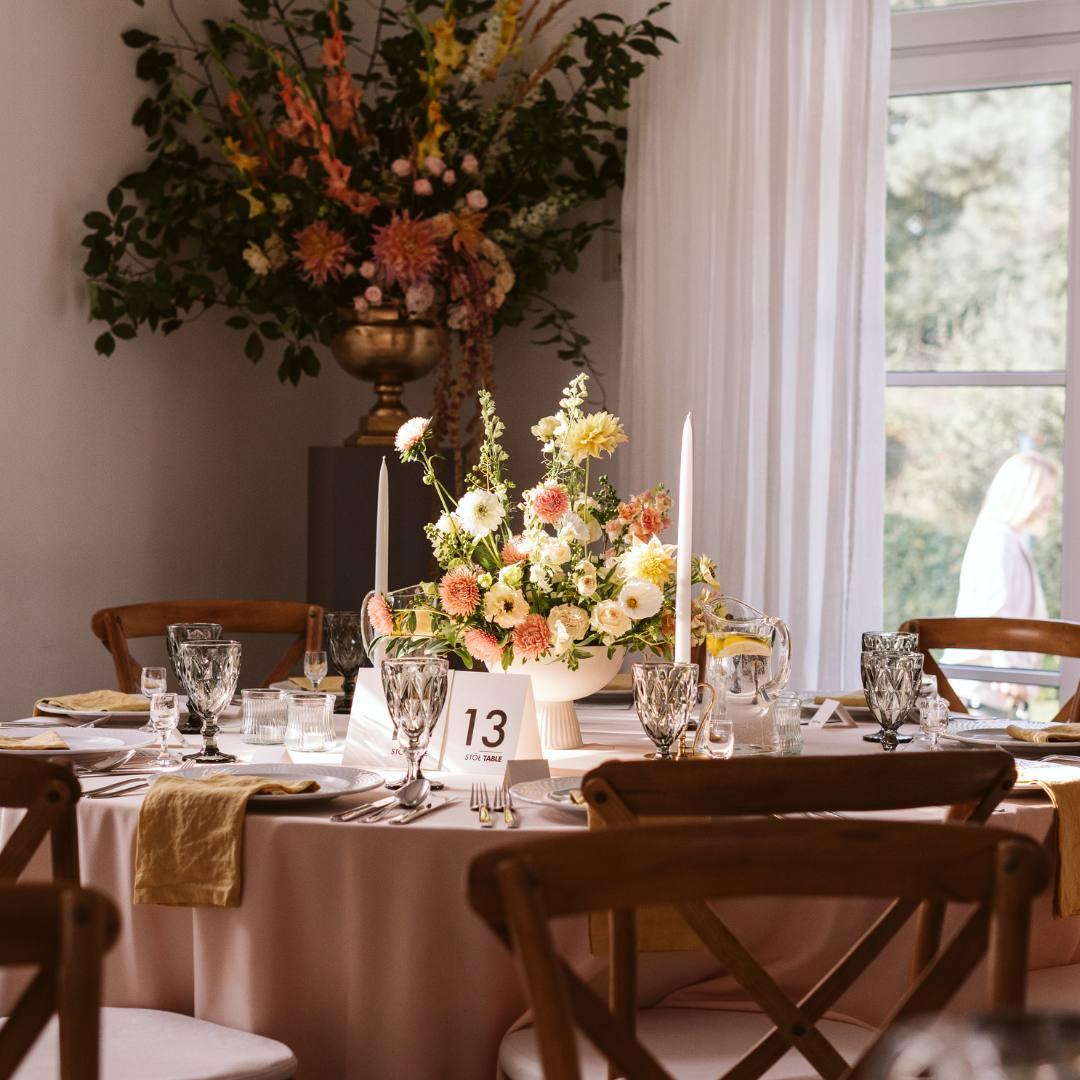 Cover Image for White Ribbon House and Restaurant