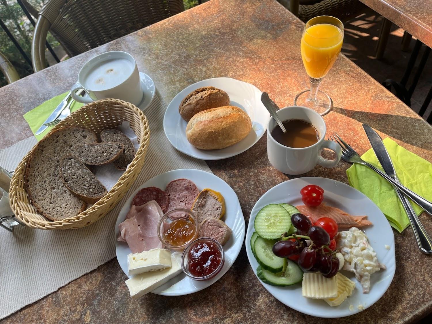 Cover Image for Hotel & Restaurant Seeschlösschen
