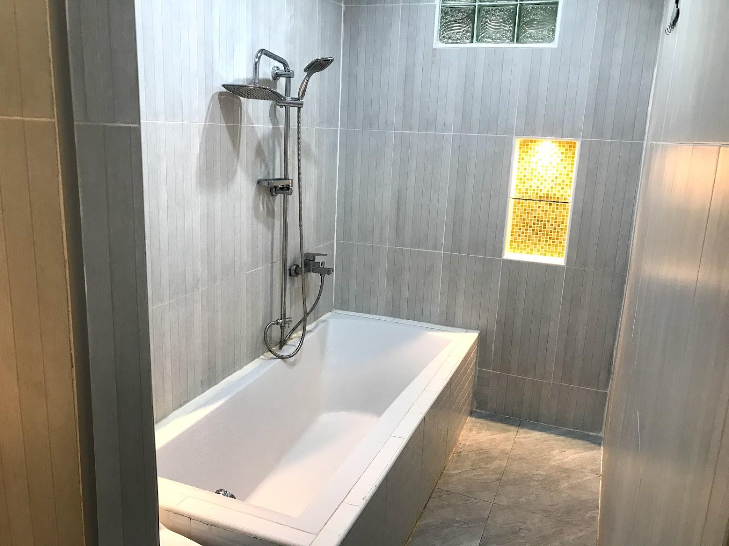 Cover Image for OYO 75364 River Kwai Road Residences