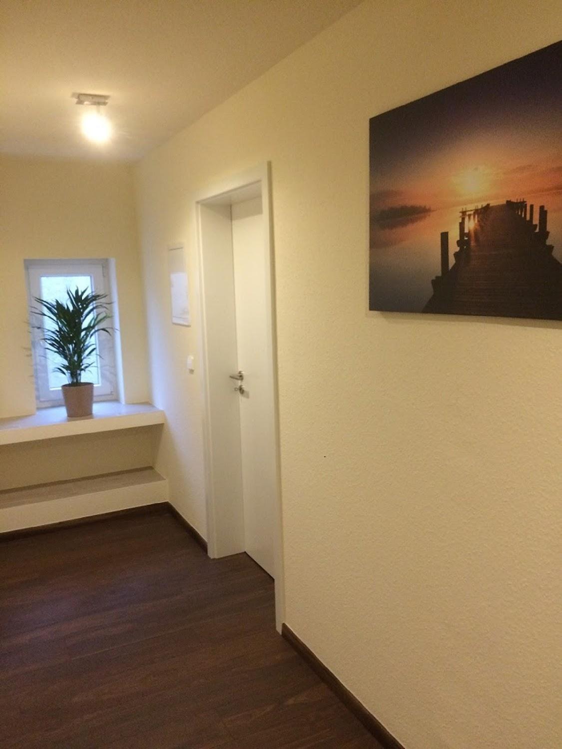 Cover Image for Living Apart Leipzig