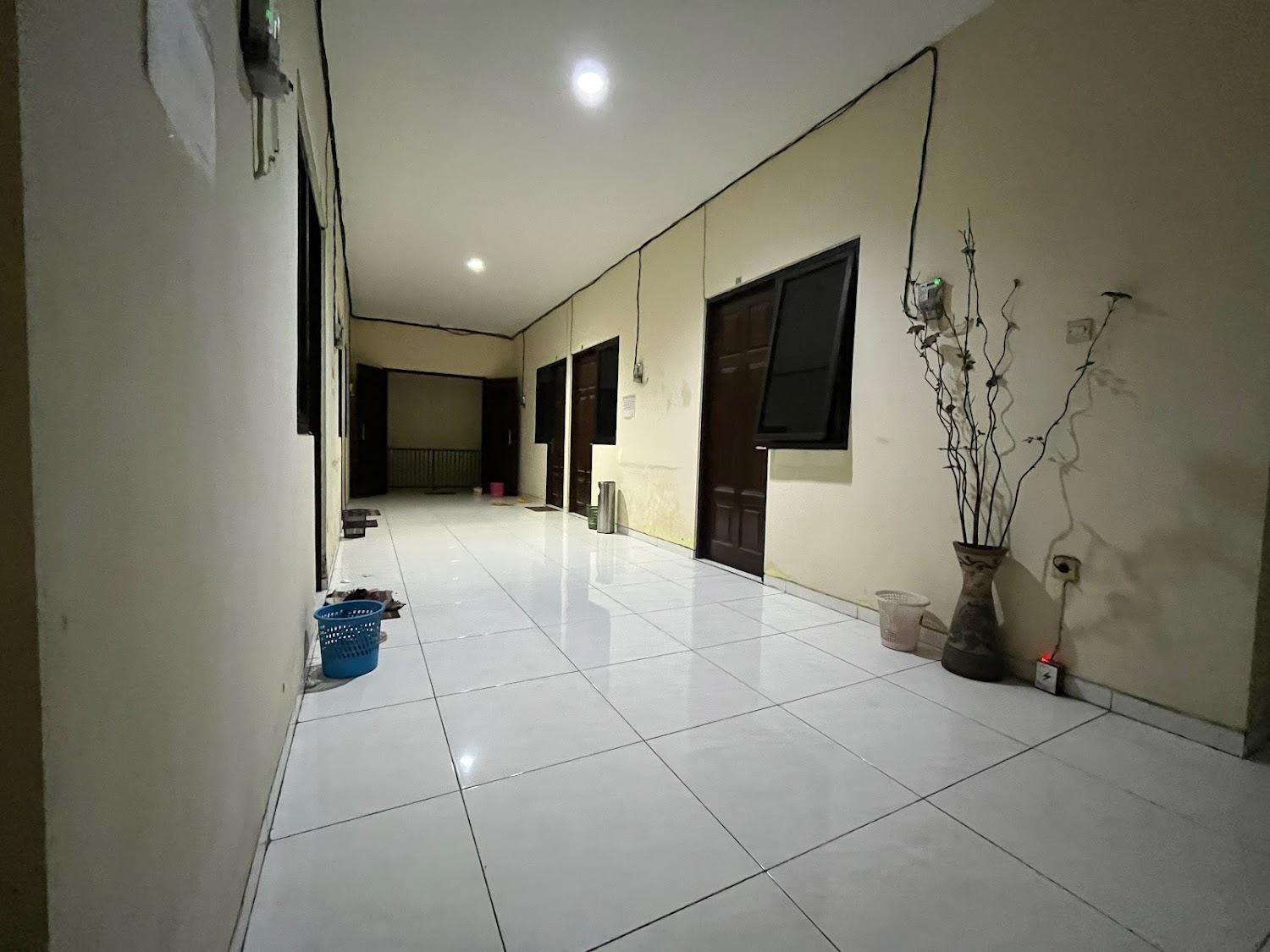 Cover Image for RedDoorz @ Graha 99 Simomulyo