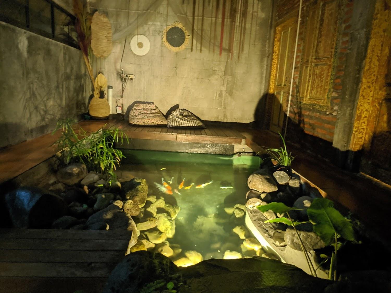 Cover Image for Ảnh At a glance