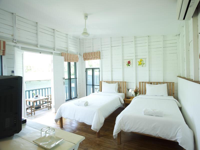 Cover Image for Khaolak Youth Club
