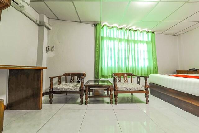 Cover Image for OYO 468 Dumrong Town Hotel