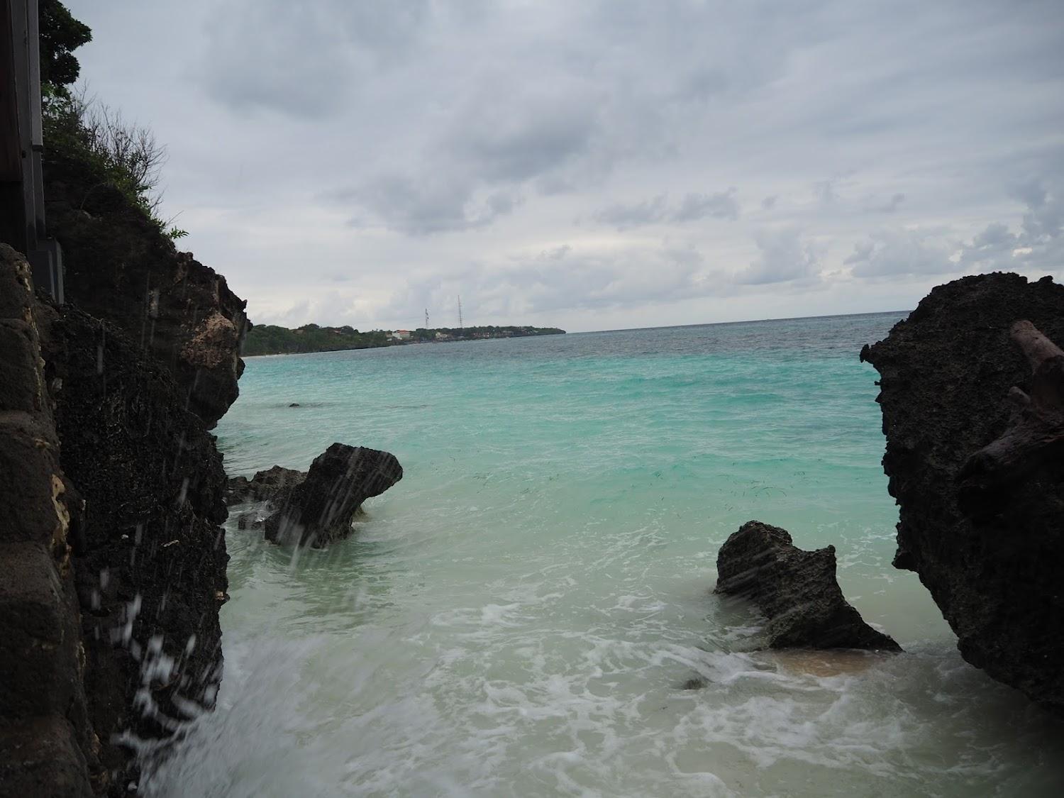 Cover Image for Nini's Beach Bungalows
