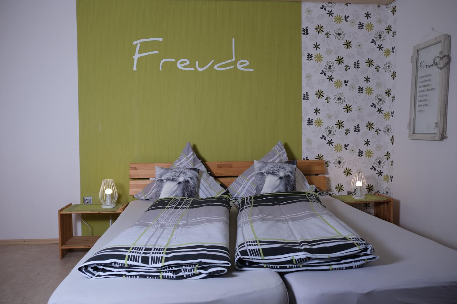 Cover Image for House "em Biehl"
