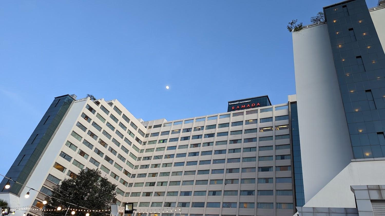 Cover Image for Ramada Plaza by Wyndham Bangkok Menam Riverside