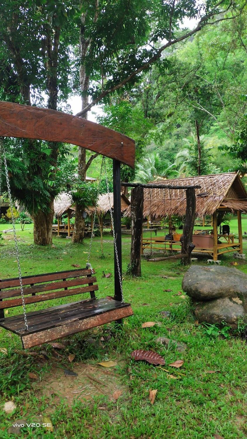 Cover Image for จุดกางเต็นท์เขาสก มังกี้&ริเวอร์ แคมป์ Khaosok Monkey&River Camps