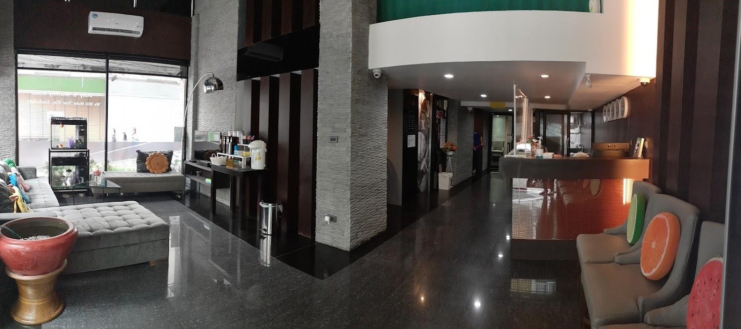Cover Image for The Bangkok Airport Link Suite