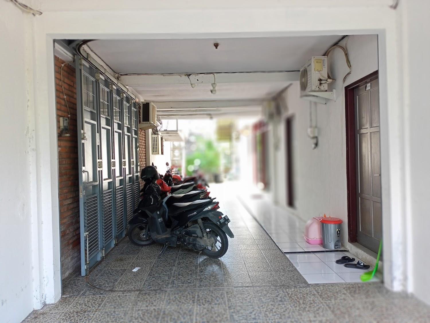 Cover Image for OYO 1284 Executive Residence