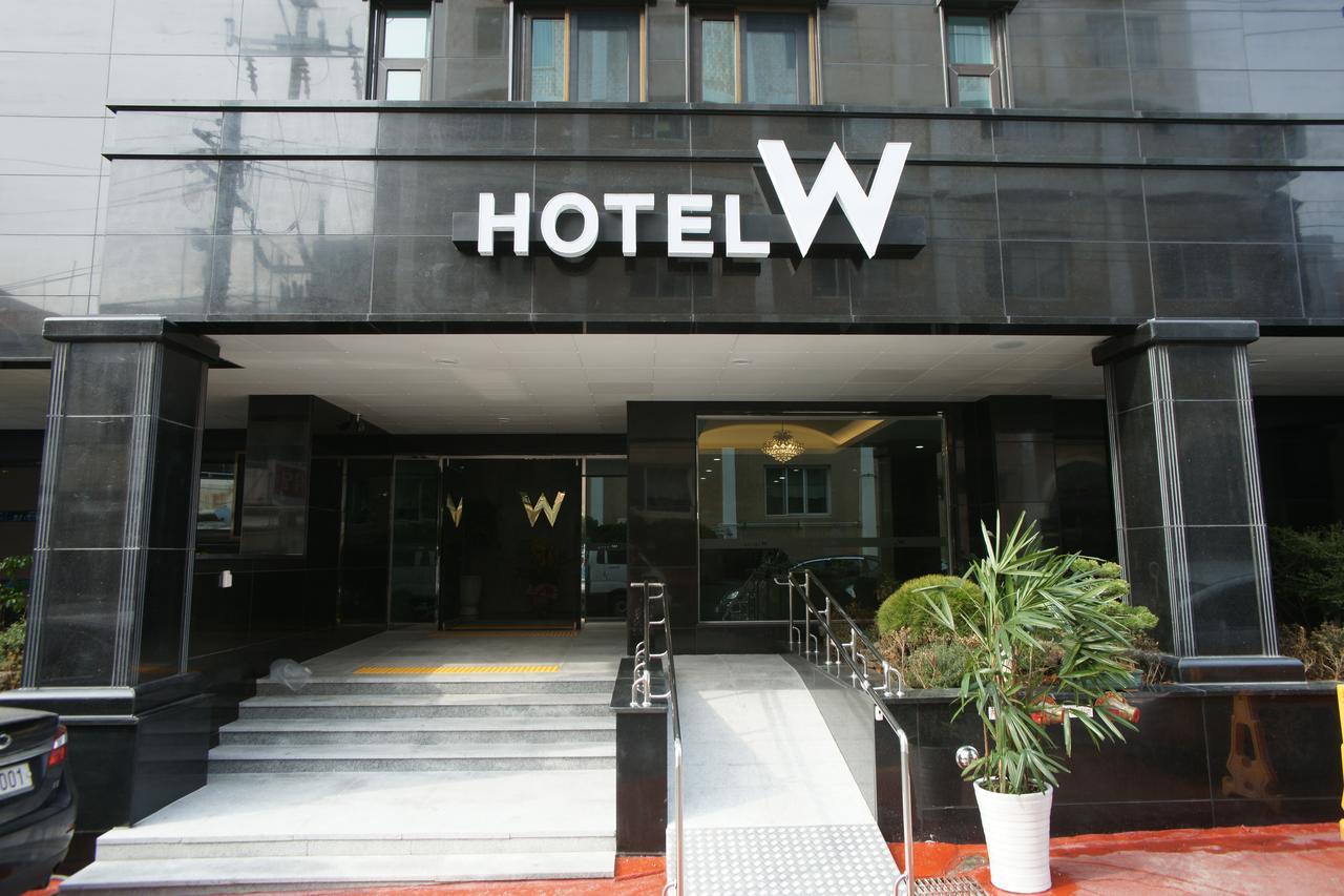 Cover Image for Hotel W Shinjeju
