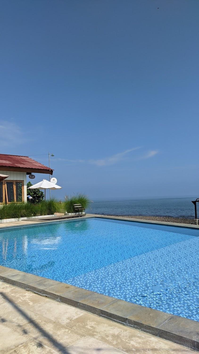 Cover Image for omah Kayu Villa Situbondo