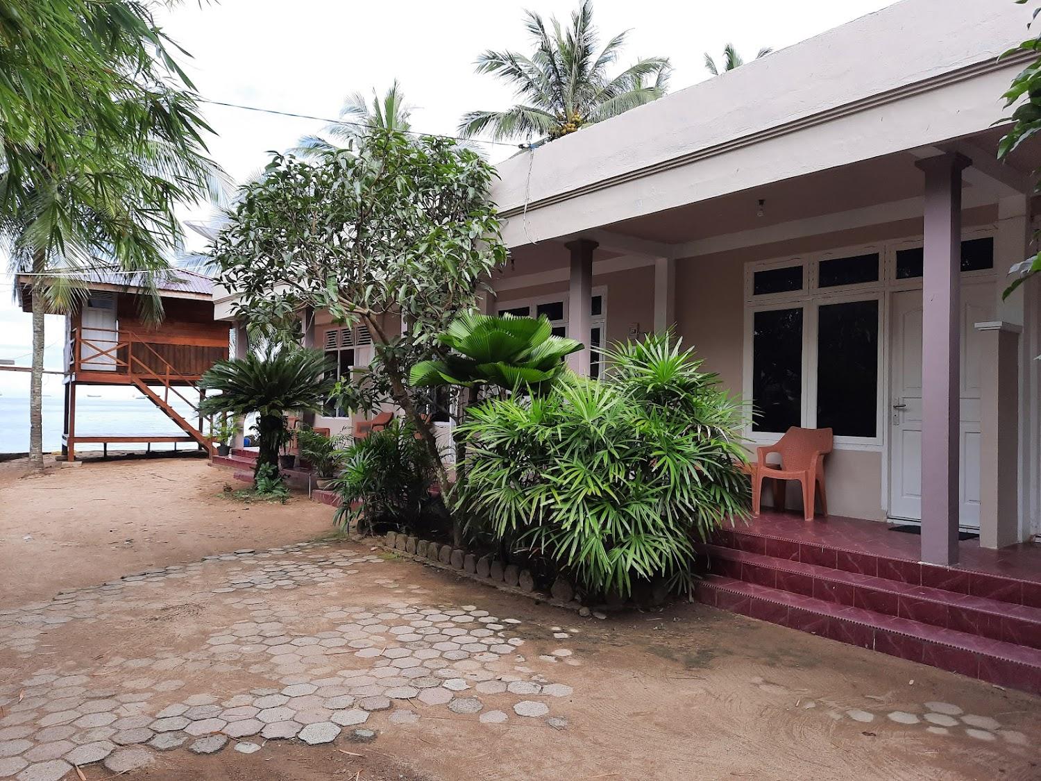 Cover Image for OYO 1538 Pesona Beach Travelodge