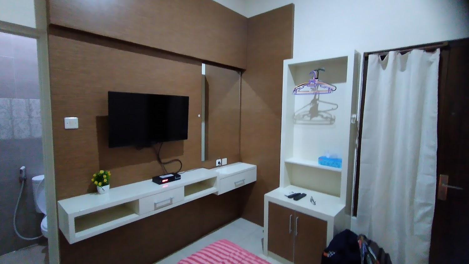 Cover Image for RedDoorz near UPN Jogjakarta