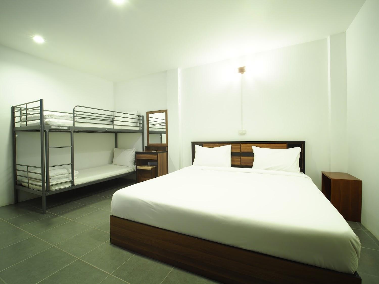 Cover Image for WEE HOSTEL