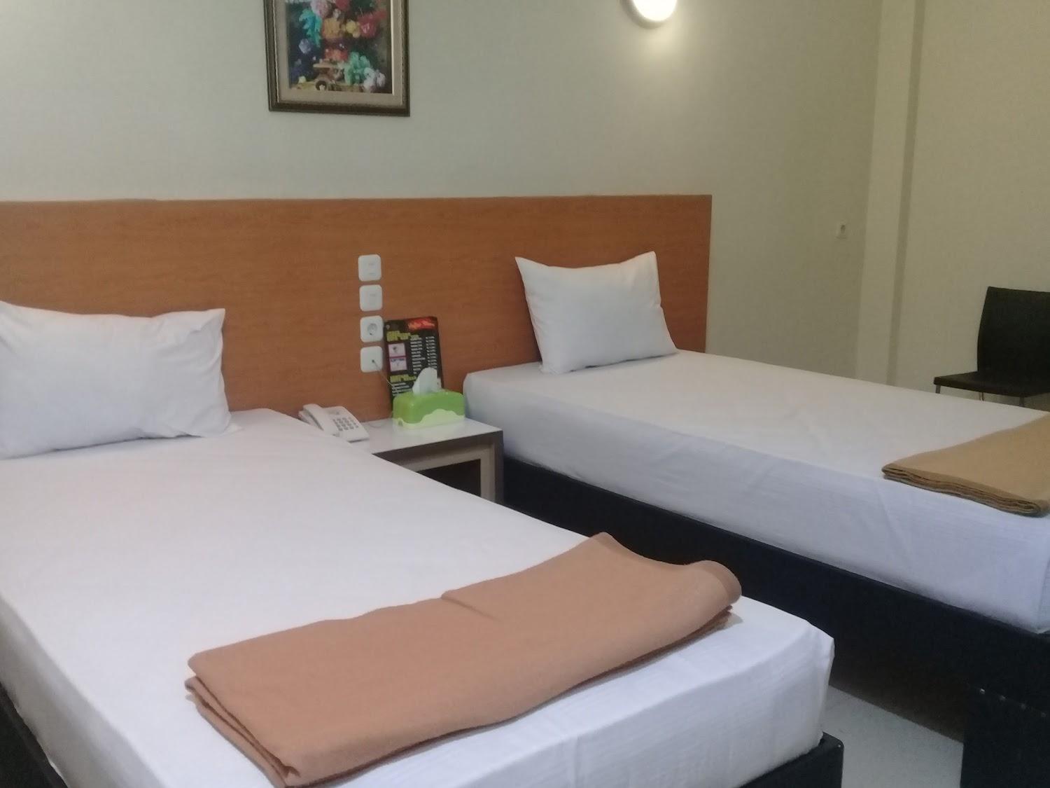 Cover Image for Hotel Golden Sari