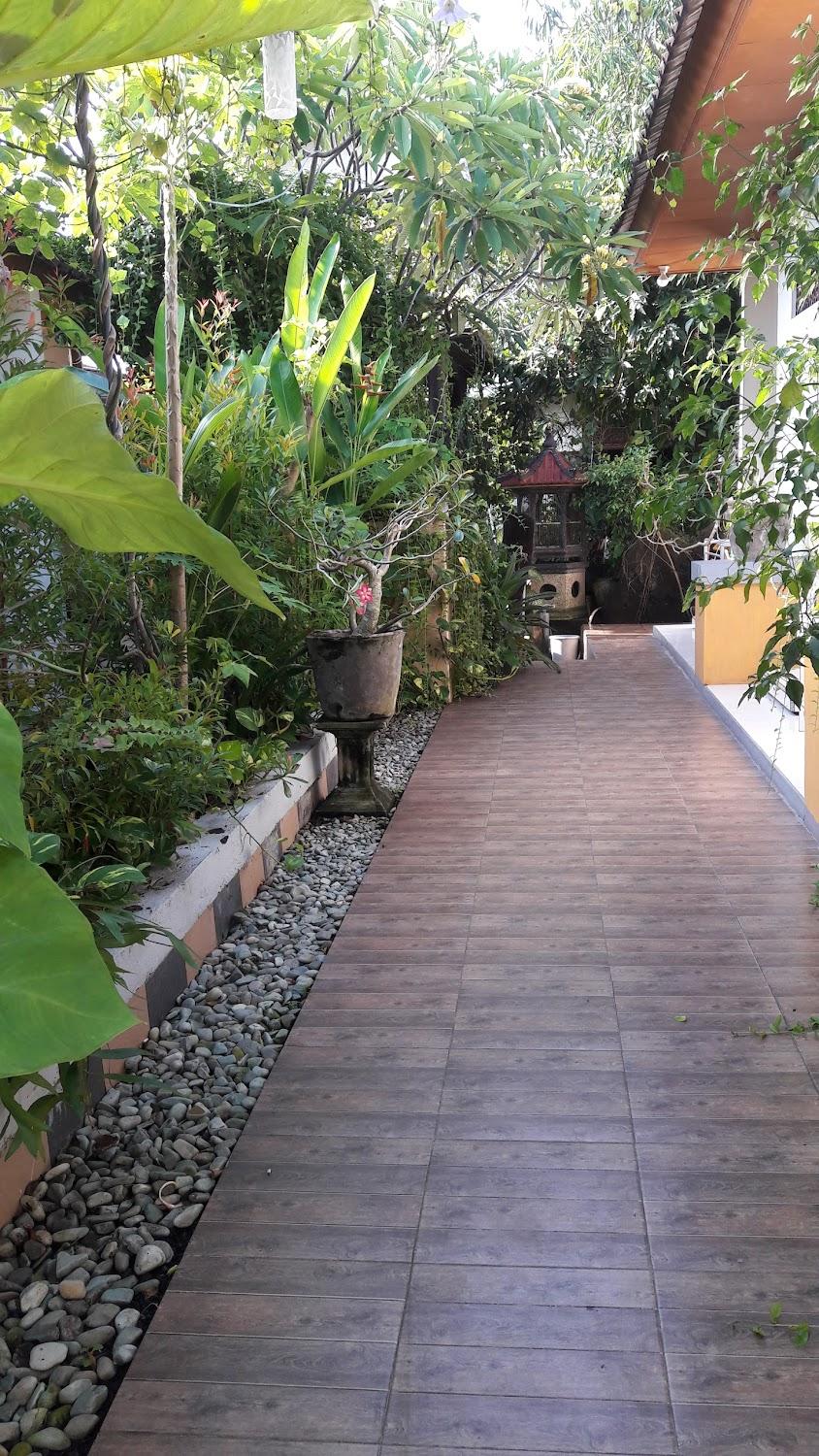 Cover Image for Kusuma House