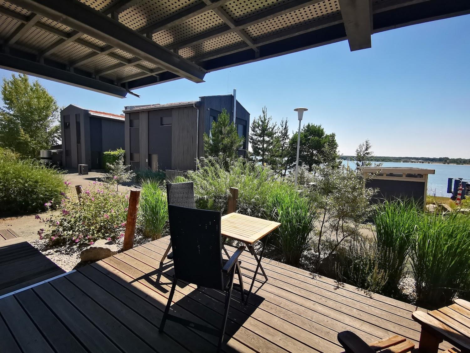 Cover Image for Petit Chalet