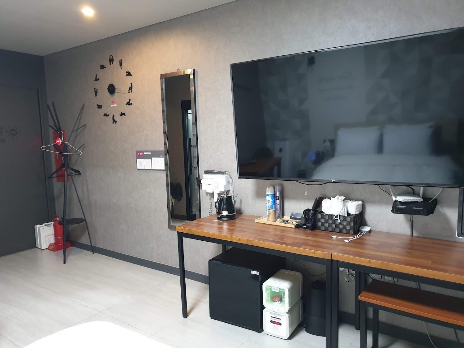 Cover Image for 파주 드라이브인 유엔아이