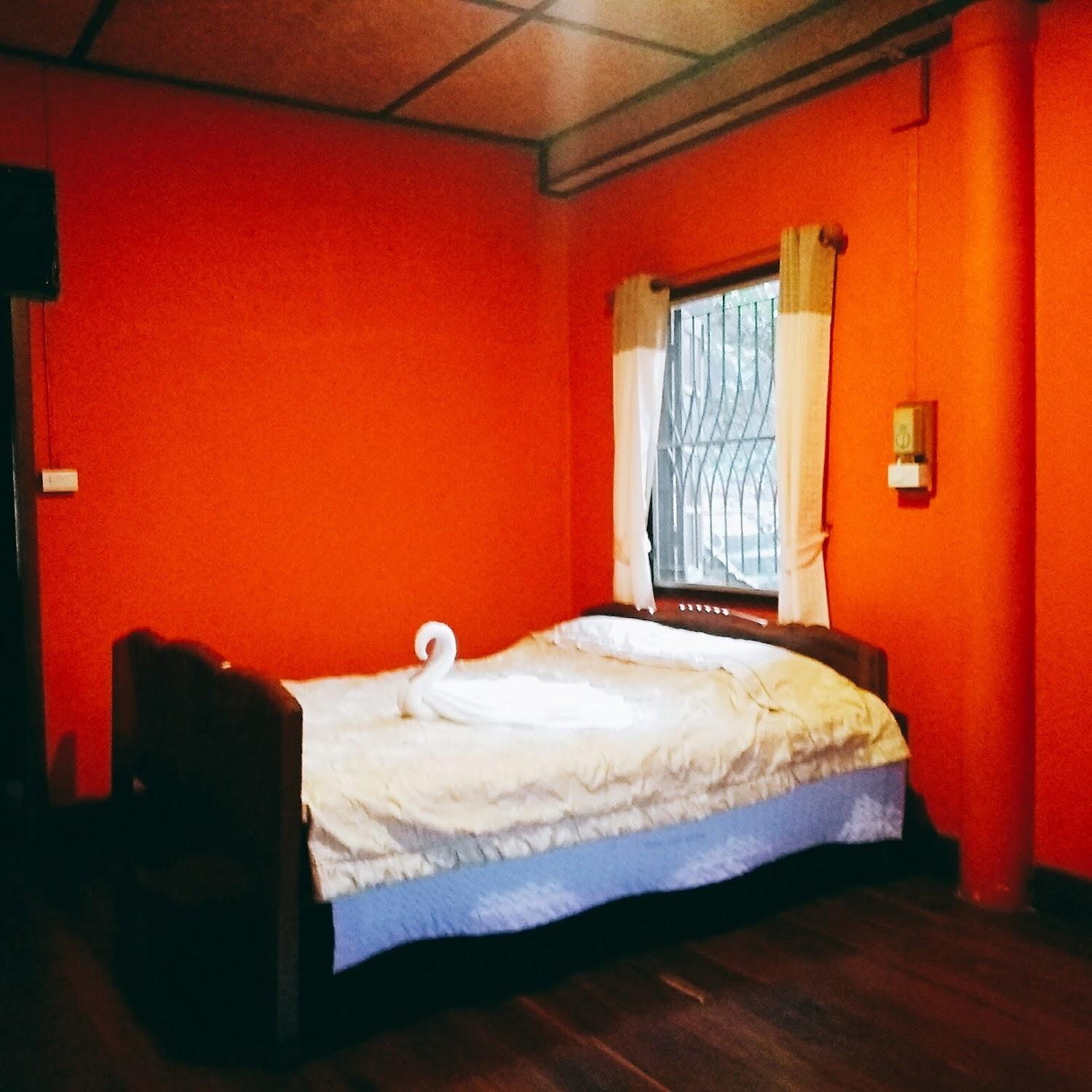 Cover Image for Crossroads House