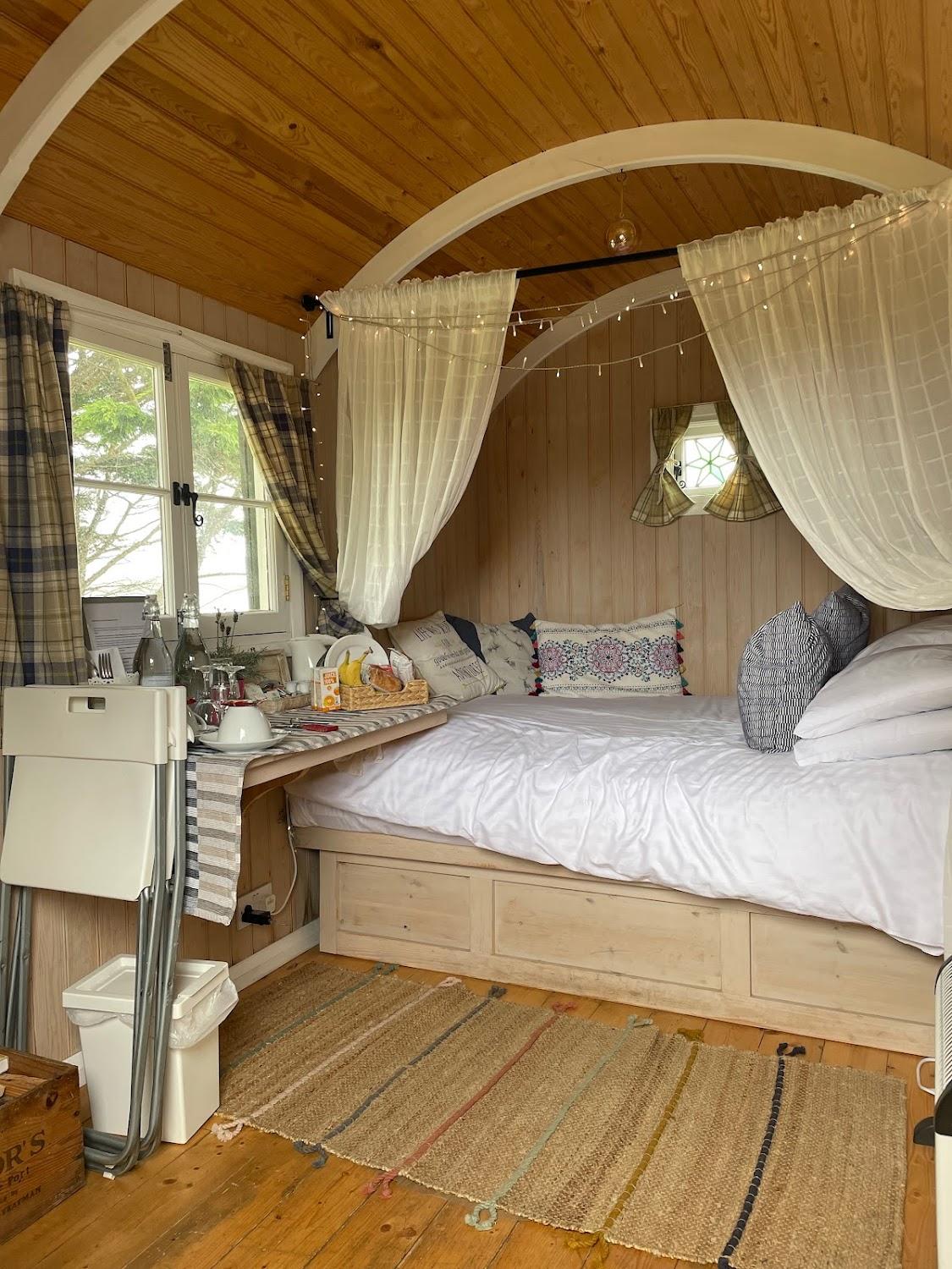Cover Image for Loch Eyre Shepherds Hut