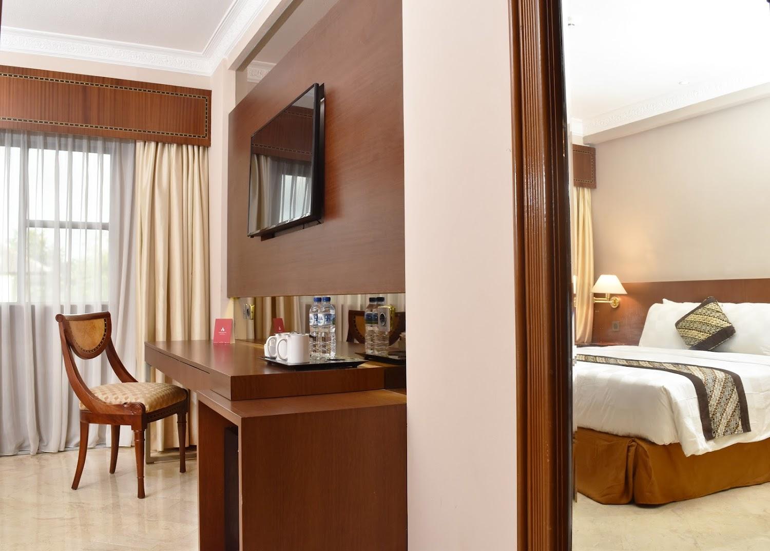 Cover Image for Ambhara Hotel