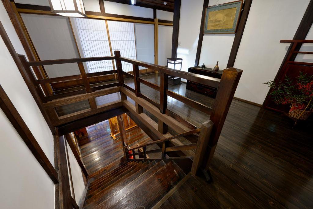 Cover Image for 宿屋 白金家 Yadoya Shiroganeya