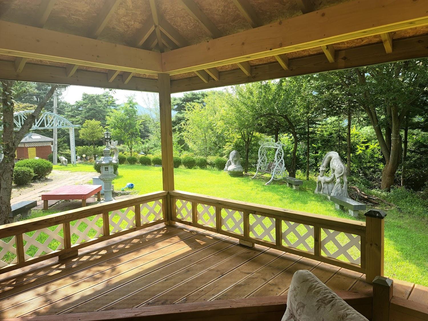 Cover Image for 홍천통나무펜션