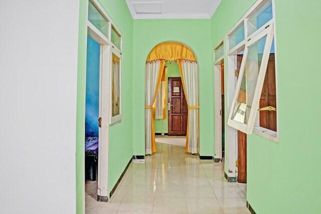 Cover Image for OYO 90729 Sekar Guest House Jember