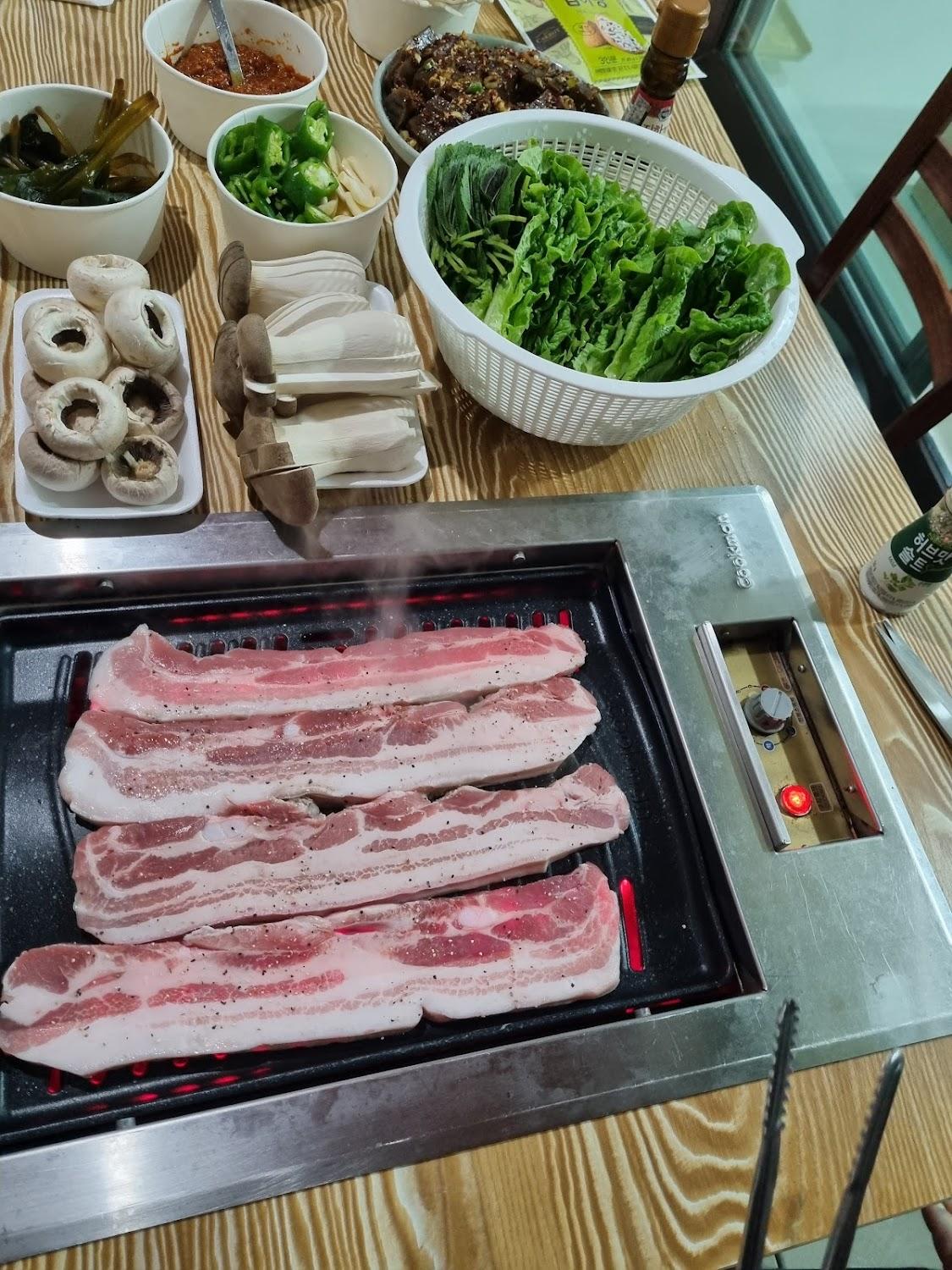 Cover Image for 휴네스트