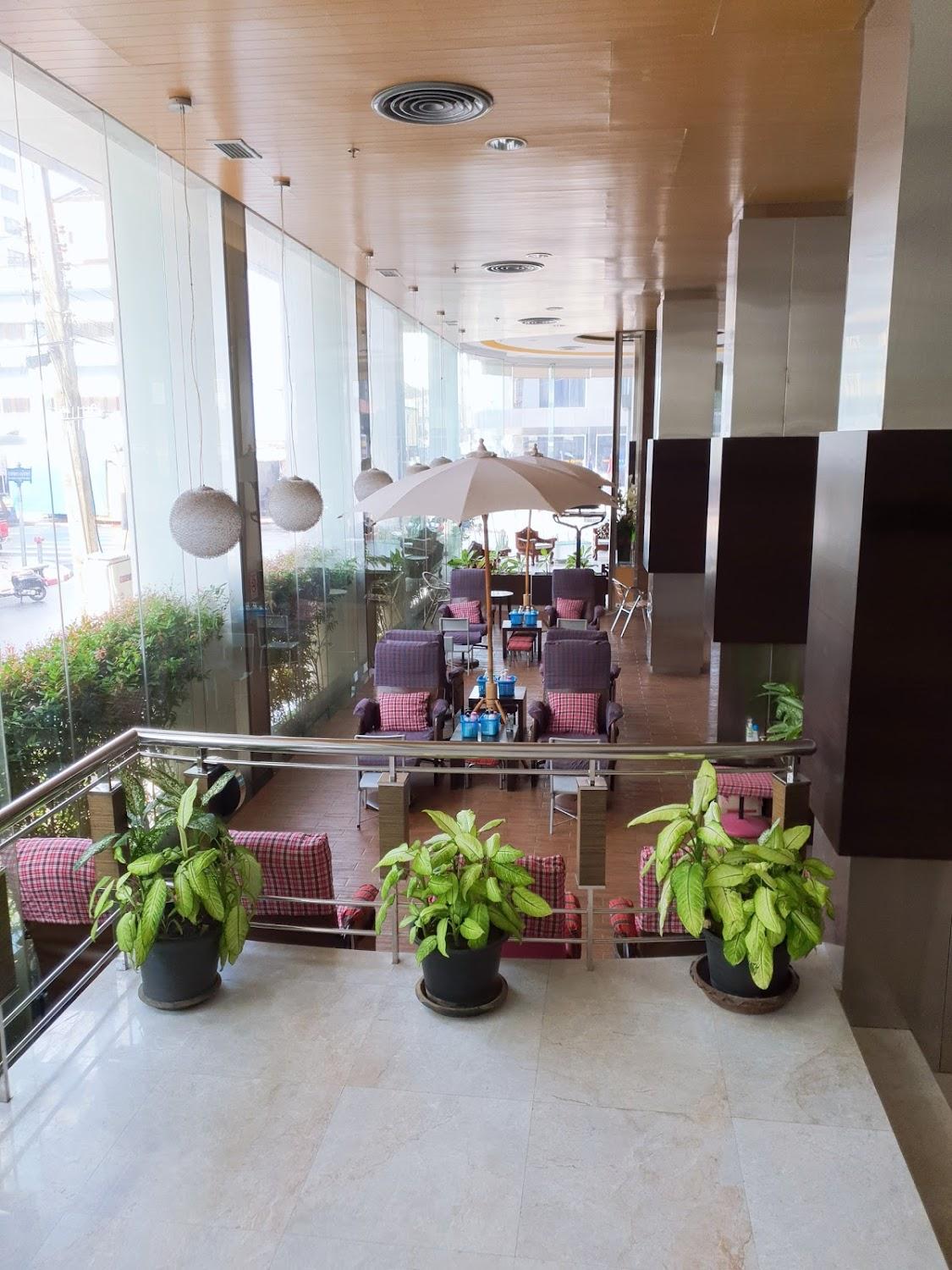 Cover Image for Golden Crown Grand Hotel