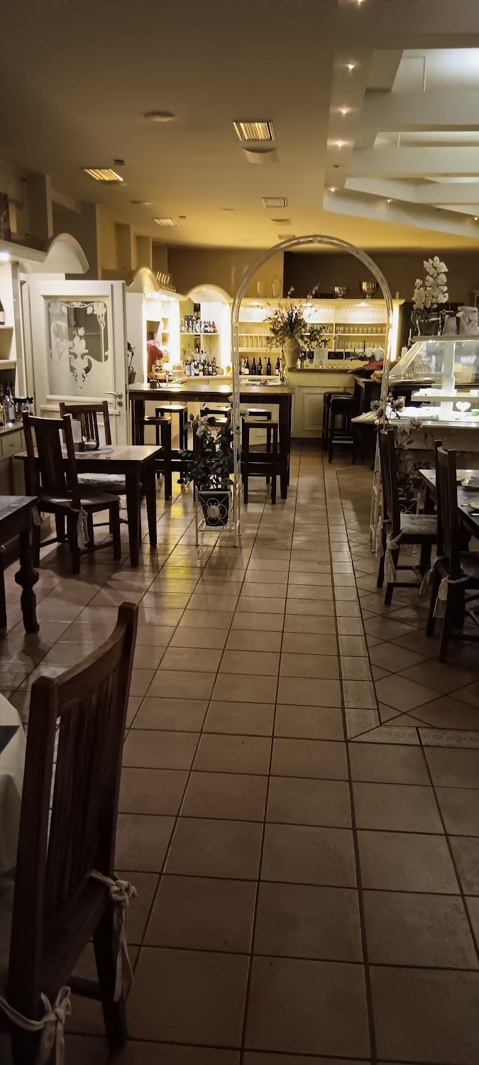 Cover Image for EUT-IN Hotel "Alte Straßenmeisterei"
