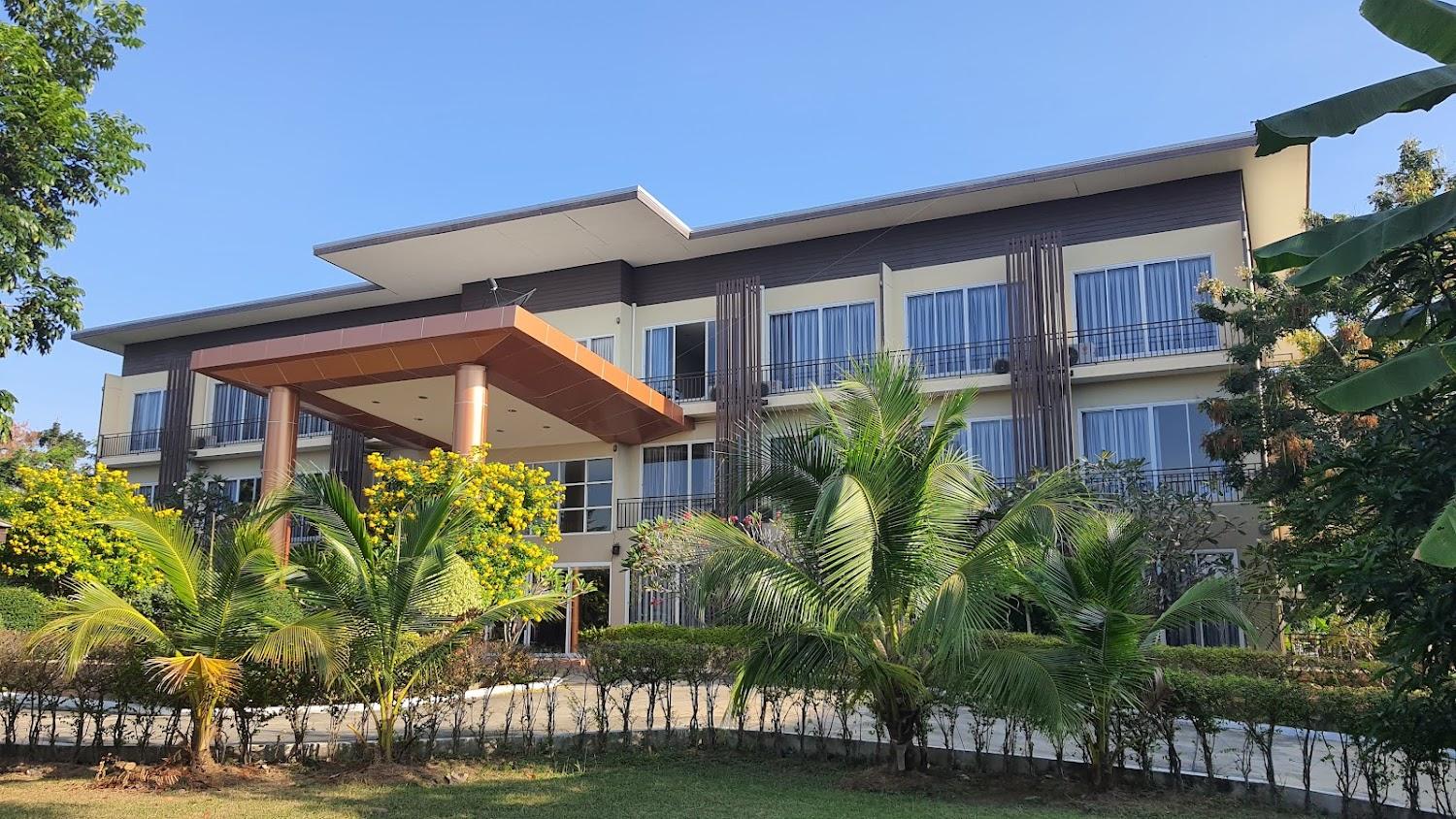 Cover Image for One Fu Hotel