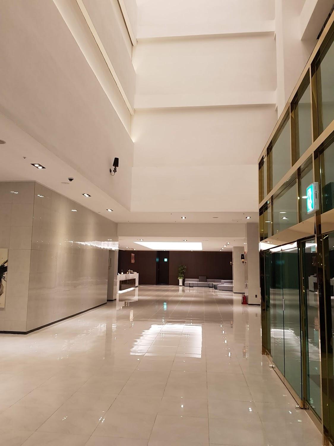 Cover Image for Dignity Hotel