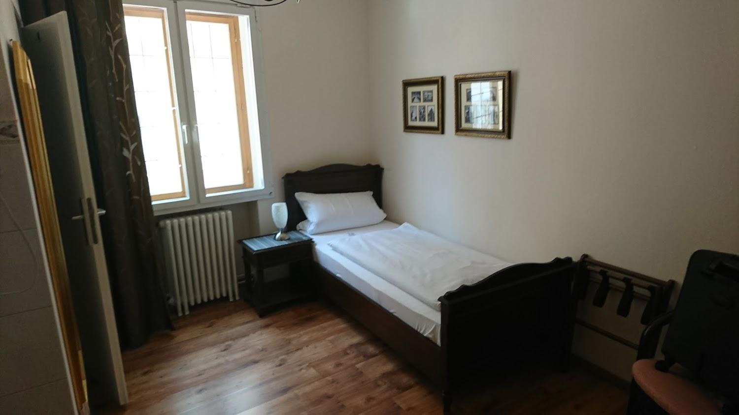 Cover Image for Hotel Post