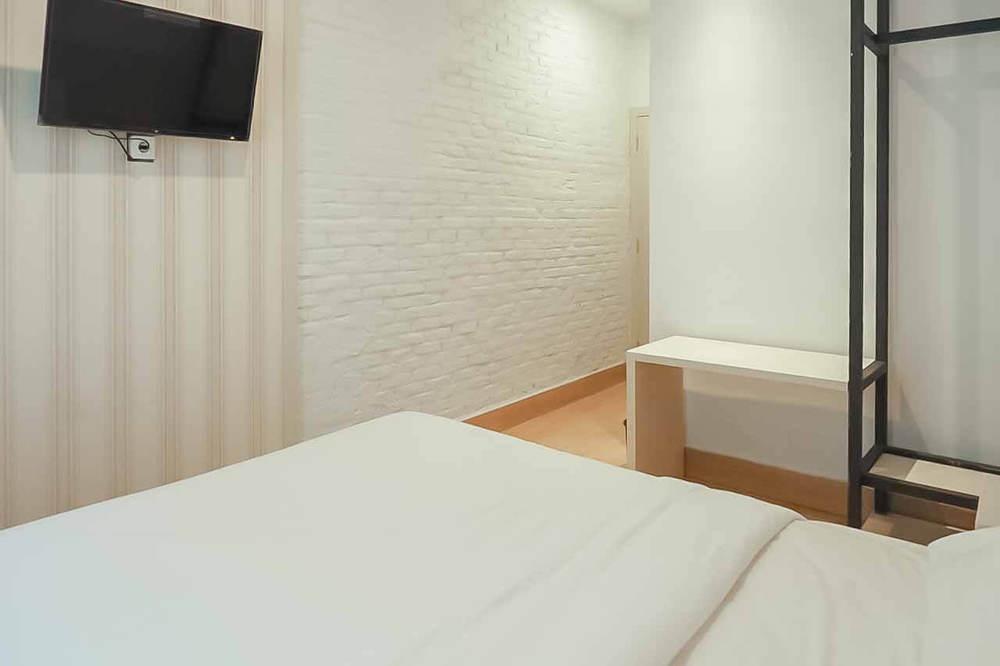 Cover Image for Prime Inn near Jalan Sekip Mitra RedDoorz