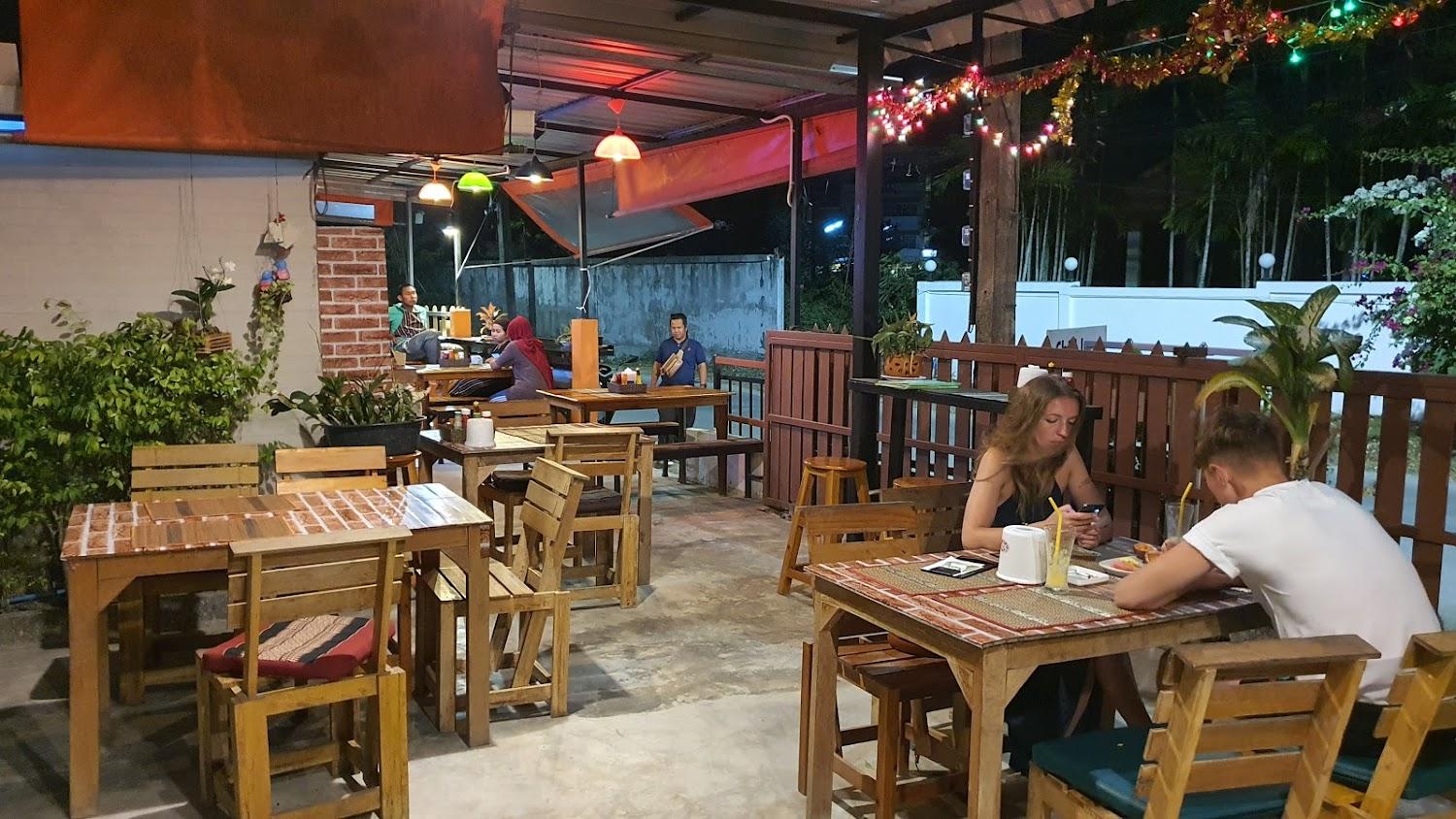 Cover Image for Chill Land House(Halal Food)​