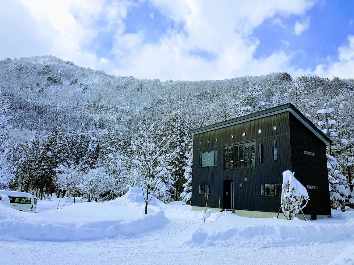 Cover Image for Powdersuites