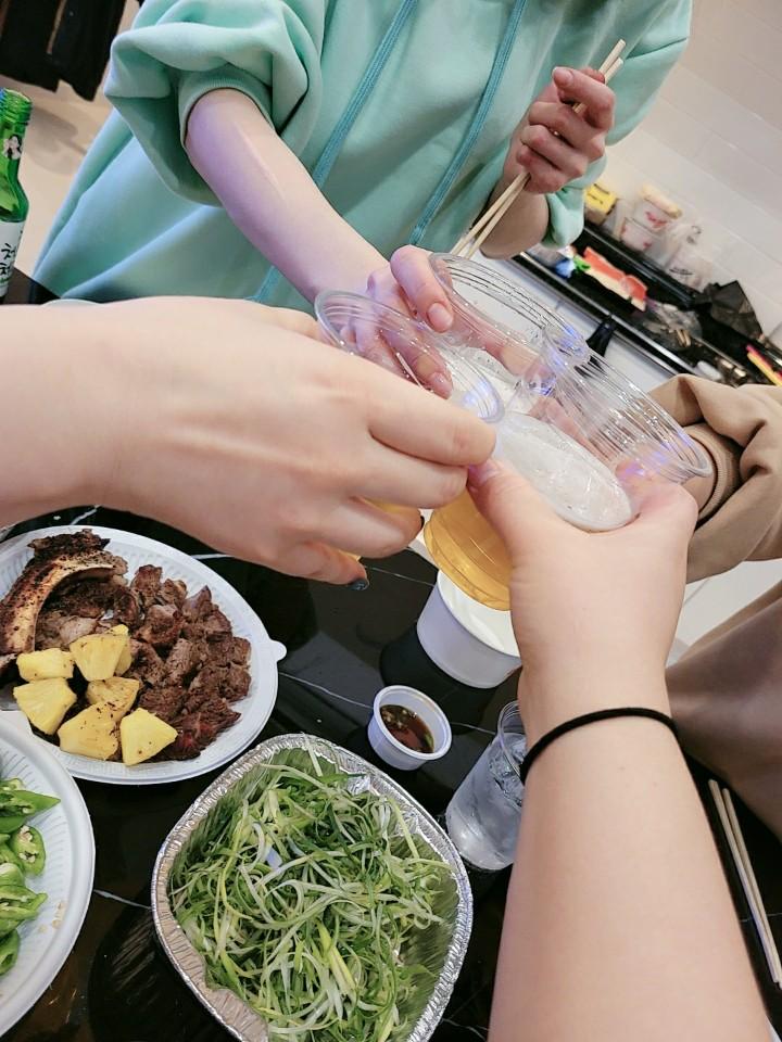 Cover Image for 욜로(YOLO)민박