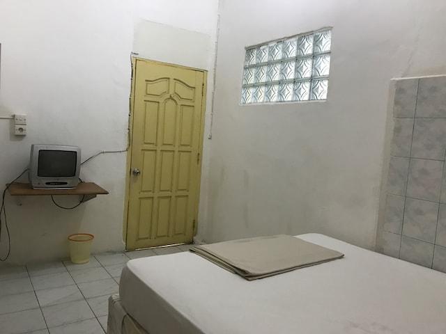 Cover Image for OYO 3875 Hotel Rolfelia