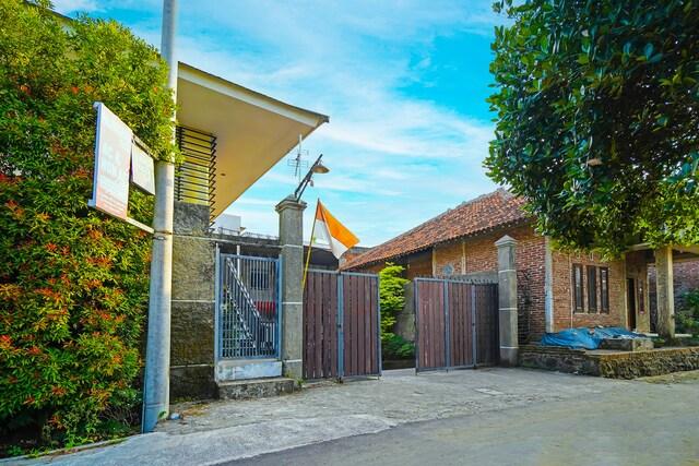 Cover Image for OYO Life 92641 Guest House Palinggihan Ii