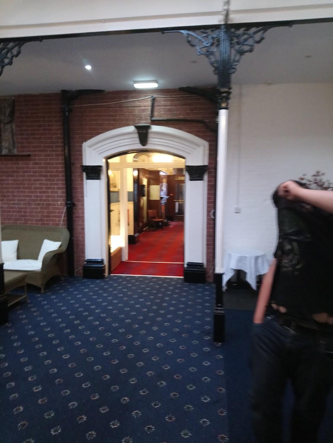 Cover Image for Royal Hotel