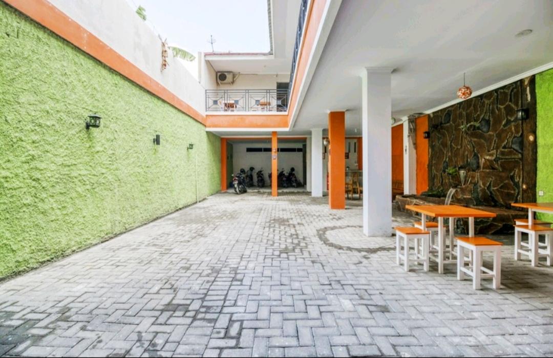 Cover Image for OYO 90619 Roemah Djogja 2