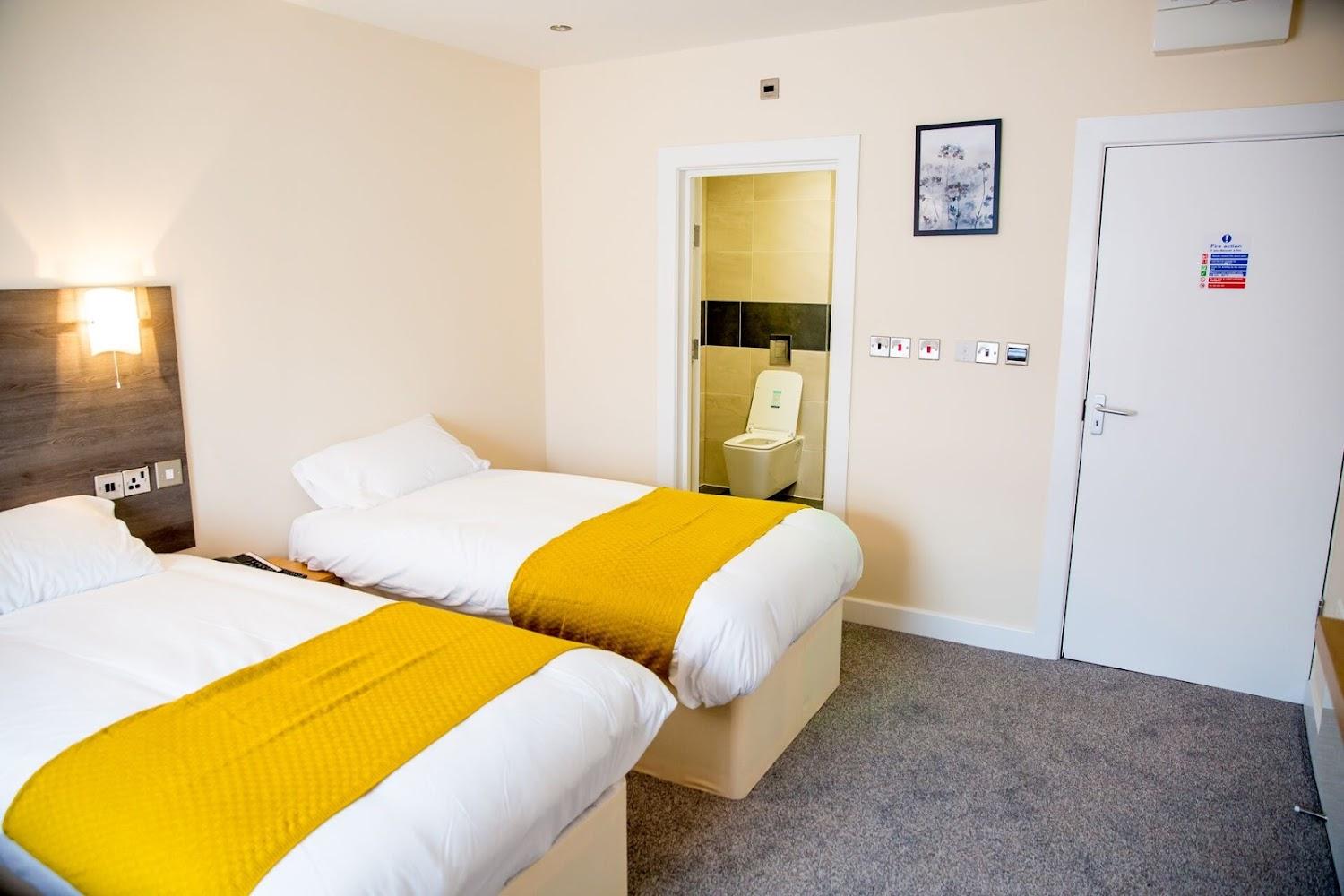 Cover Image for Halfway Hotel