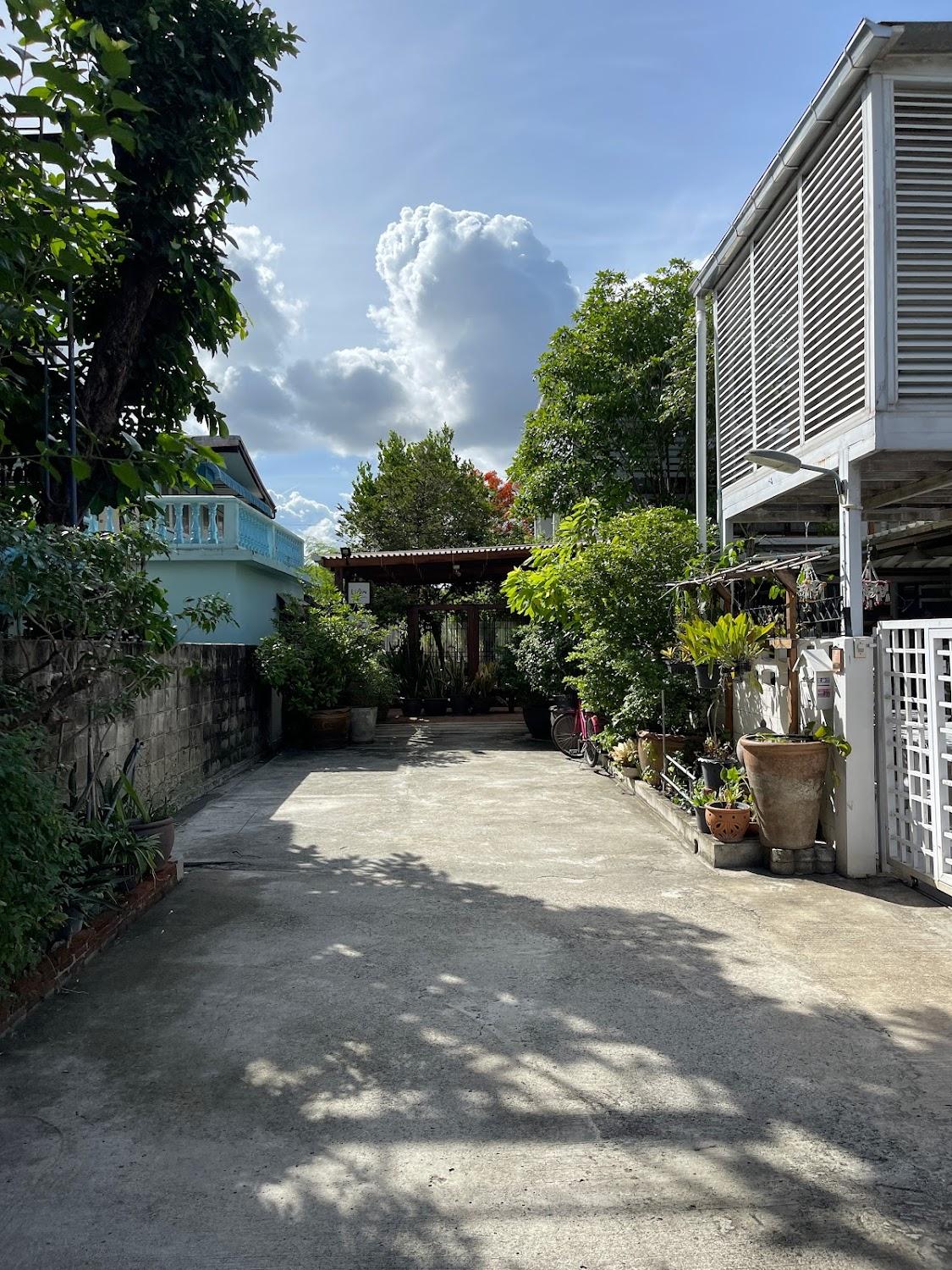 Cover Image for Liaw Base House