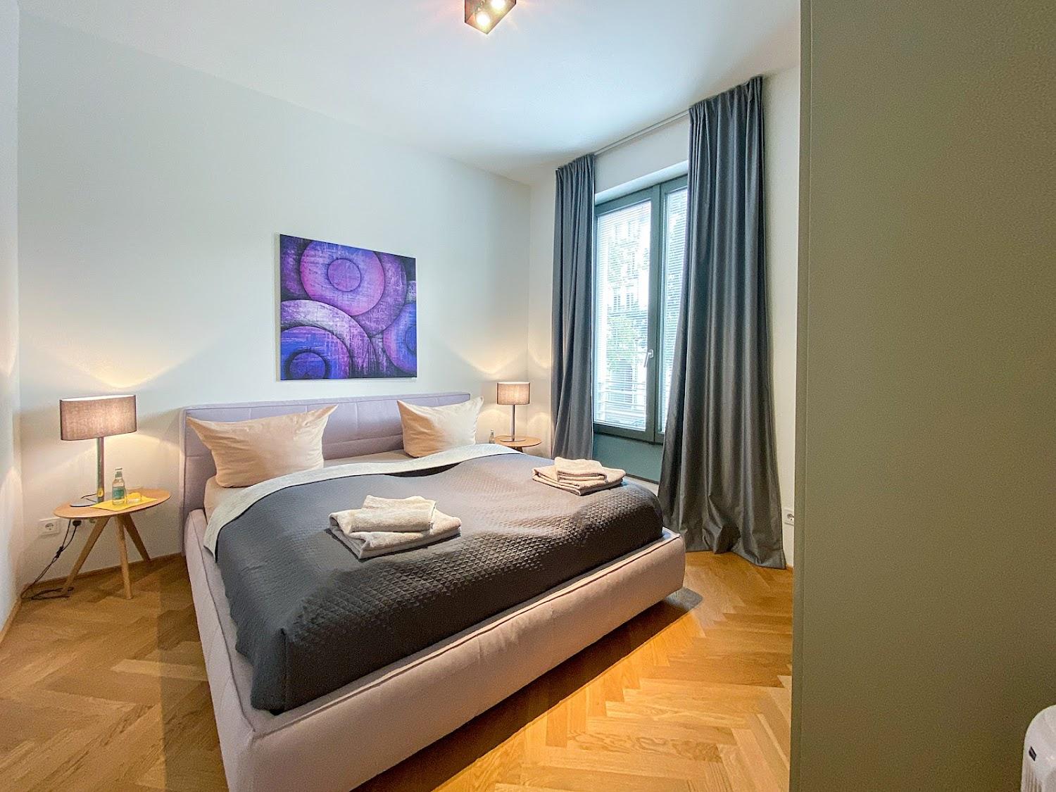 Cover Image for Bonusfeature - Exklusive Luxus Wohnung - Apartment mieten - wohnen auf Zeit in Berlin